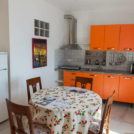Honeymoon Apartment *